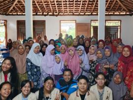 “Senyum Indah di Usia Senja”